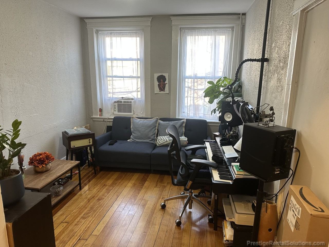 Empire St #4 - Photo 4 of 14