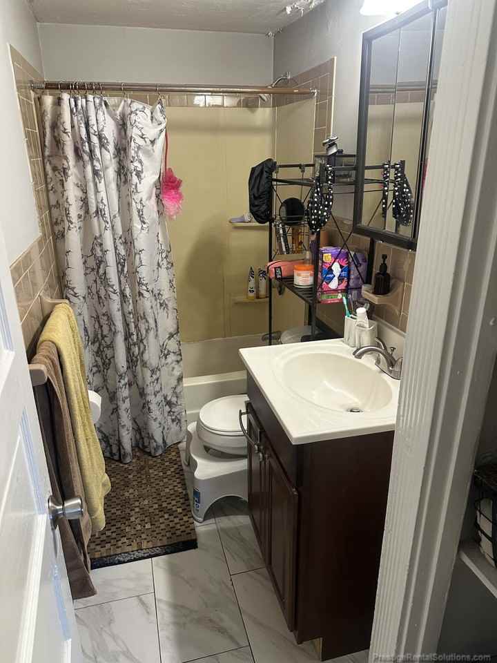 Empire St #4 - Photo 6 of 14