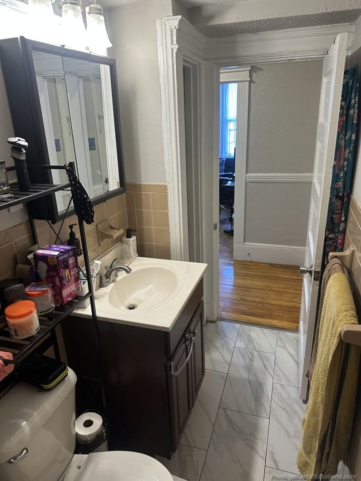 Empire St #4 - Photo 7 of 14