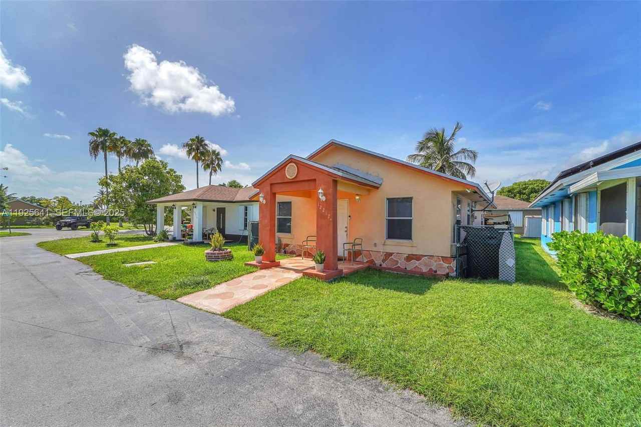 12217 Sw 203rd Ter - Photo 2 of 8