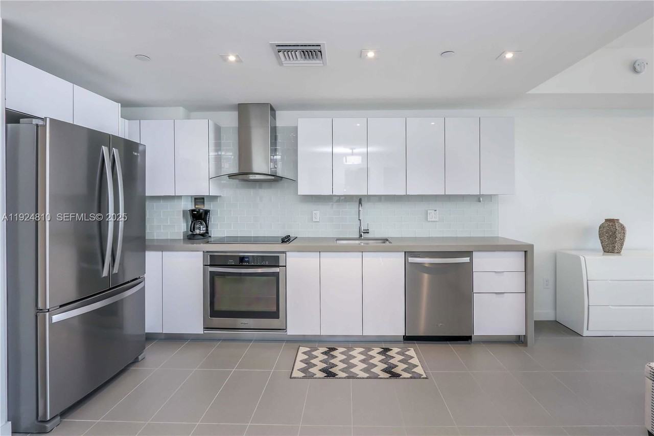 1600 Ne 1st Ave #2003 - Photo 2 of 8