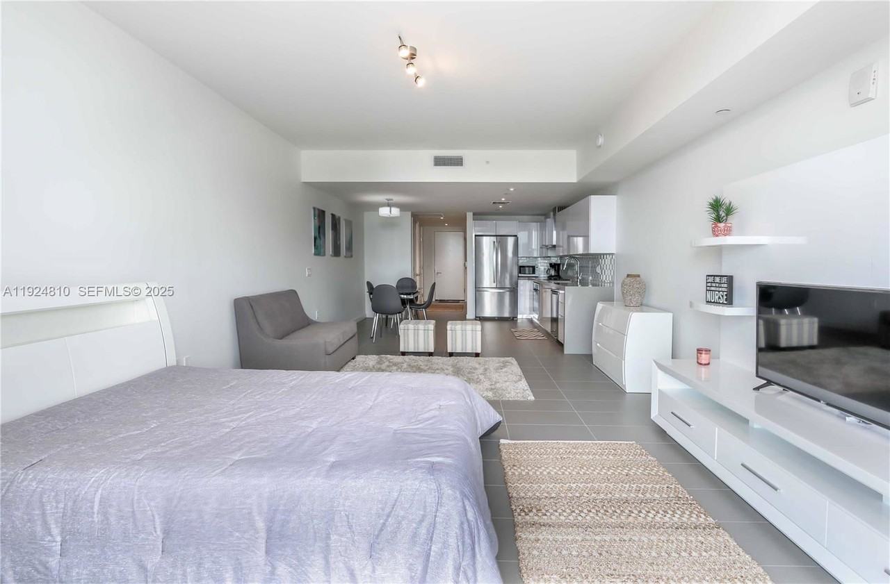 1600 Ne 1st Ave #2003 - Photo 7 of 8