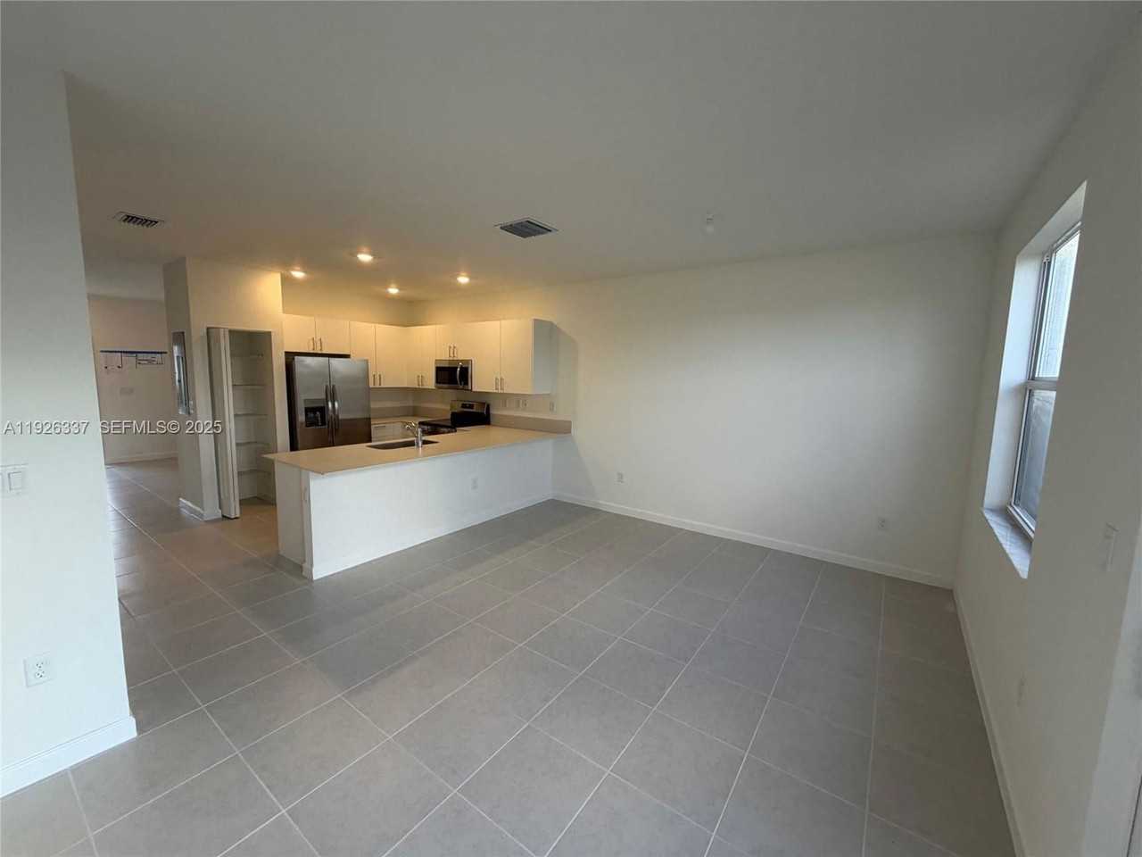 2772 Se 26th Ave #2772 - Photo 7 of 8