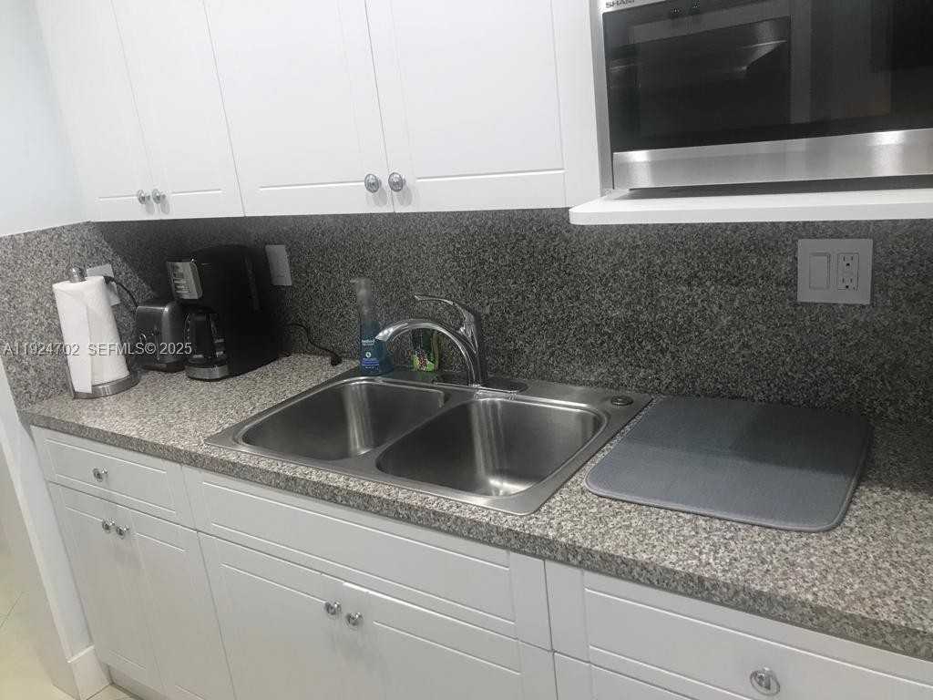 7921 Abbott Ave #5 - Photo 4 of 8