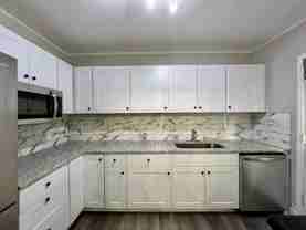 204 North Laurel Avenue - Photo 1 of 1