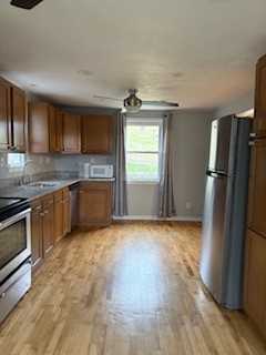 1122 Cloverfield Drive - Photo 3 of 7