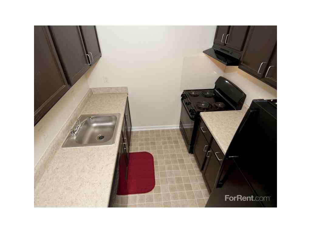 Weston Circle and Wicklow Square Apartments - Photo 2 of 19