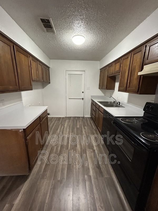 111 Pine Meadow Drive - Photo 2 of 9