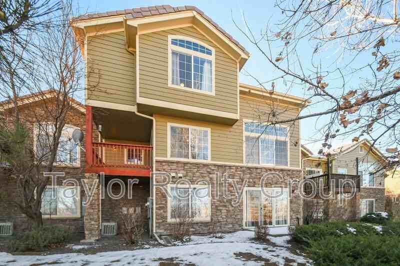 22951 E Roxbury Dr - Photo 2 of 29