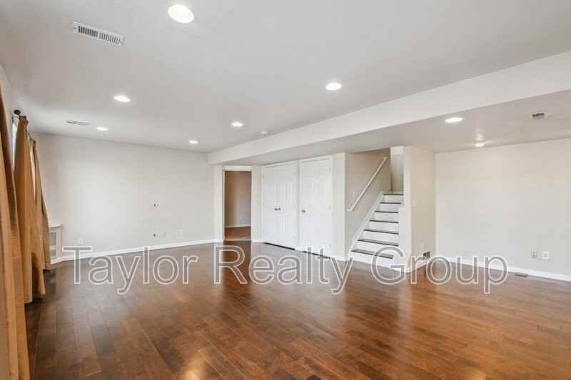 22951 E Roxbury Dr - Photo 7 of 29