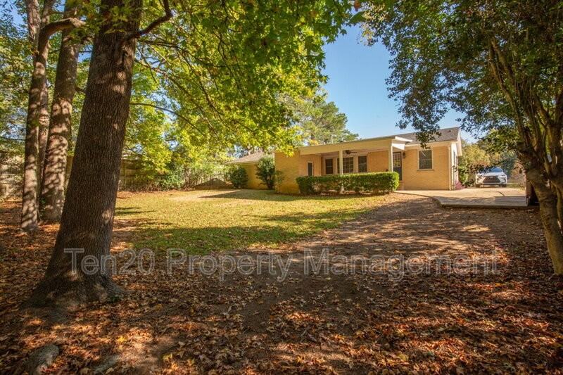 6223 Fox Chapel Drive - Photo 2 of 19