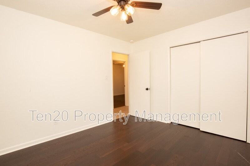 6223 Fox Chapel Drive - Photo 4 of 19