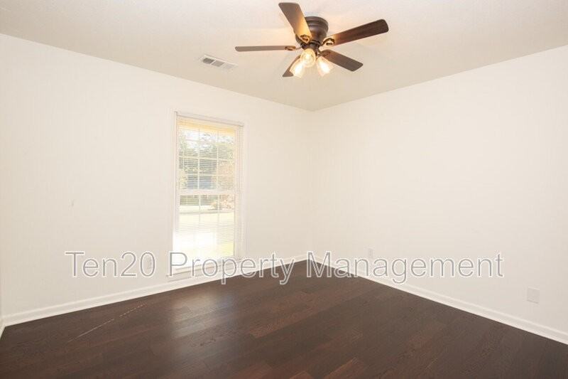 6223 Fox Chapel Drive - Photo 5 of 19