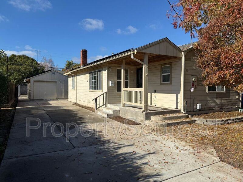 221 North Lincoln Avenue - Photo 2 of 29