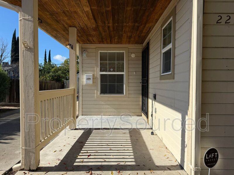 221 North Lincoln Avenue - Photo 3 of 29