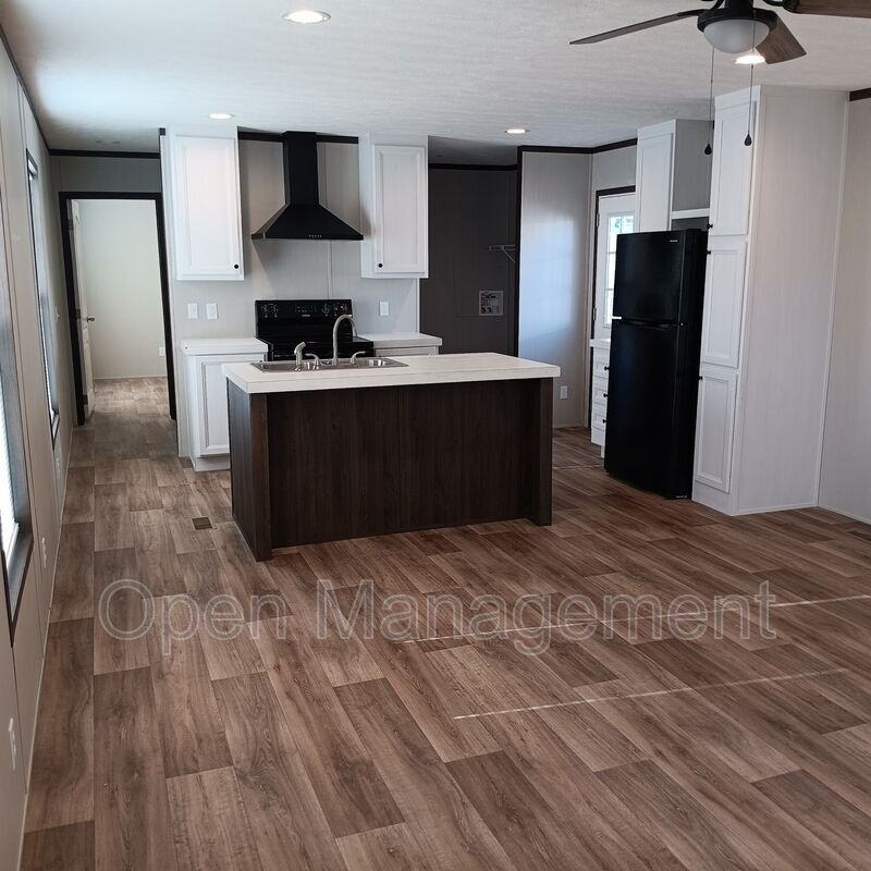 2501 Martin Luther King Jr Drive - Photo 2 of 13