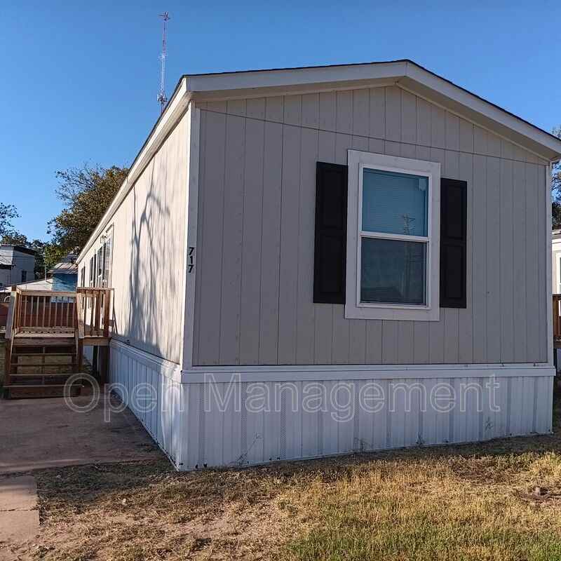 2501 Martin Luther King Jr Drive - Photo 4 of 13