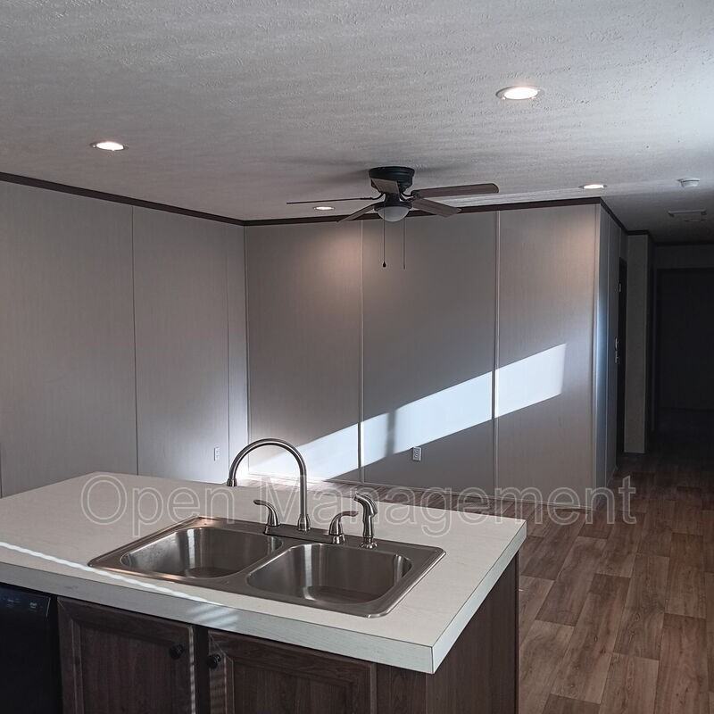 2501 Martin Luther King Jr Drive - Photo 6 of 13