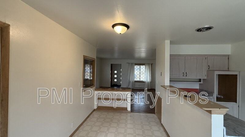 8520 W Arden Pl - Photo 6 of 17