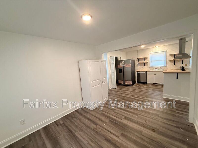 400 Kelley Meadows Dr - Photo 2 of 18