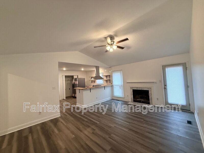 400 Kelley Meadows Dr - Photo 3 of 18