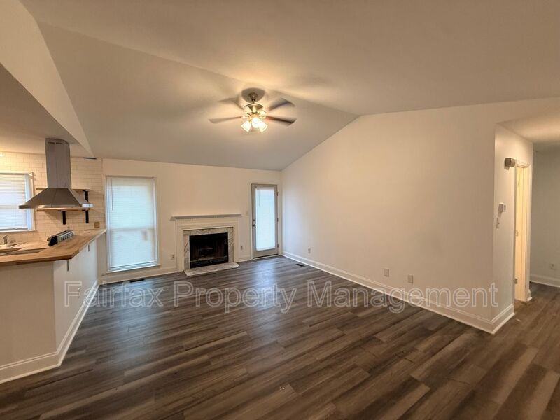 400 Kelley Meadows Dr - Photo 4 of 18