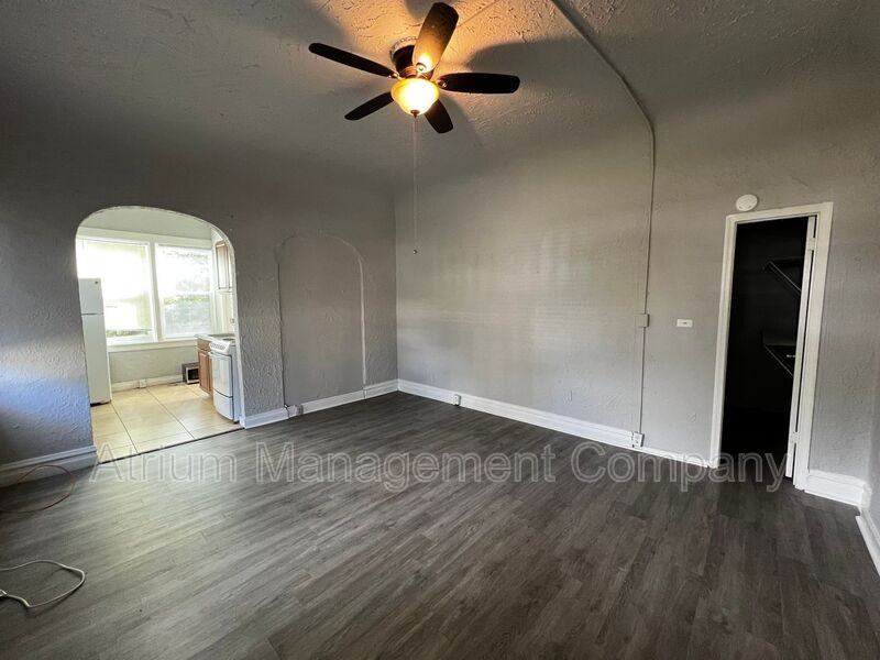 408 W Howry Ave #5 - Photo 5 of 8