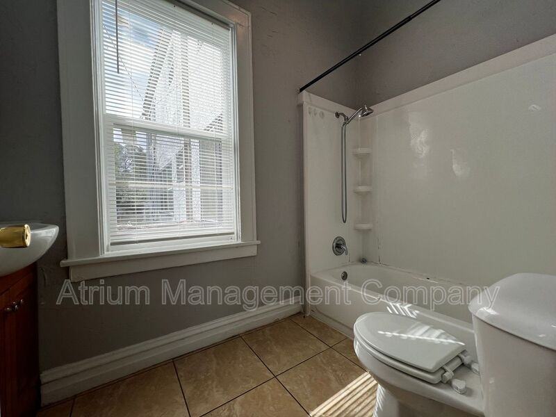 408 W Howry Ave #5 - Photo 7 of 8