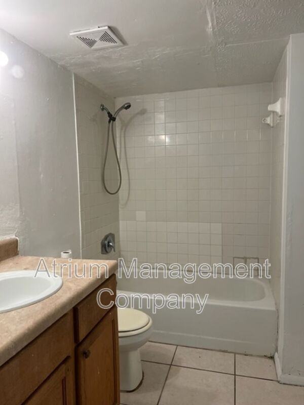 2545 Myrtle Avenue #C - Photo 7 of 12