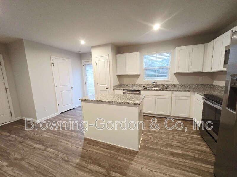 1026 Cone Blvd - Photo 3 of 16