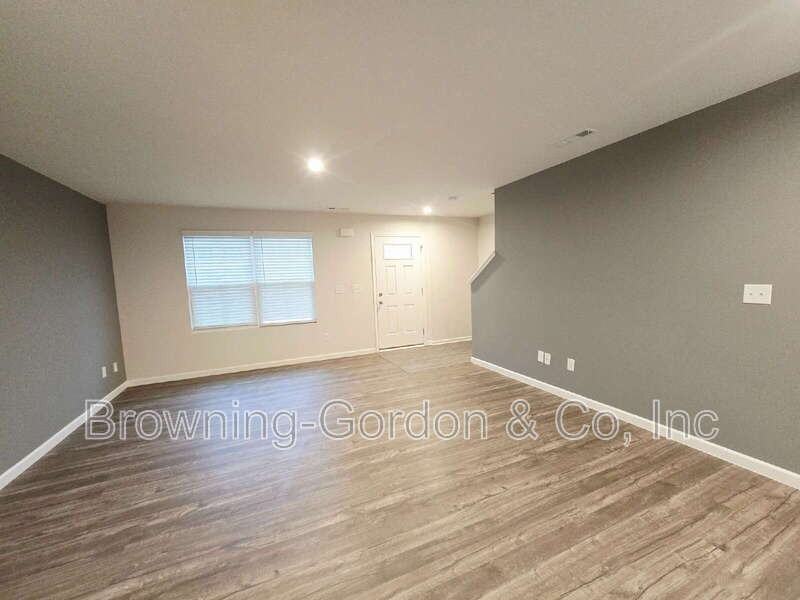 1026 Cone Blvd - Photo 4 of 16