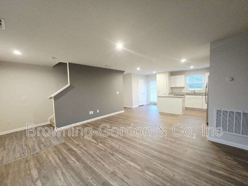 1026 Cone Blvd - Photo 5 of 16