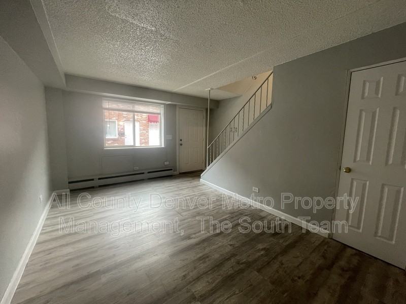 1627 Alton St - Photo 3 of 11