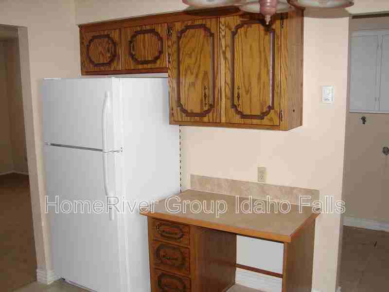 1417 Elizabeth Cir #3 - Photo 3 of 12