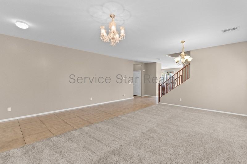 11017 W Elm St - Photo 6 of 30