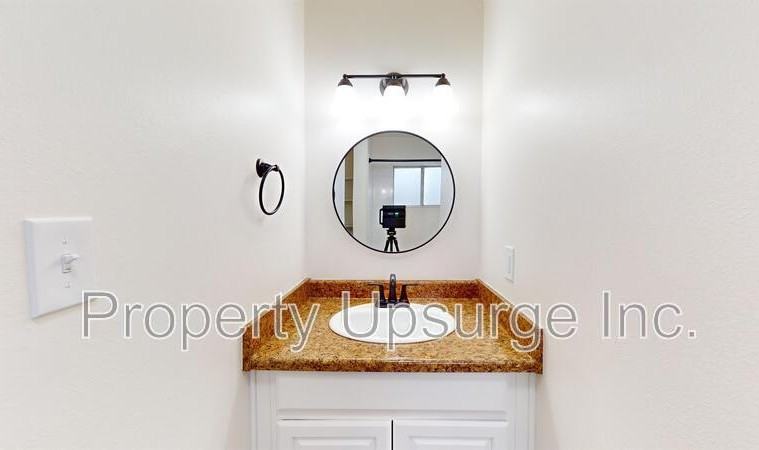 2045 Shasta St #5 - Photo 7 of 9