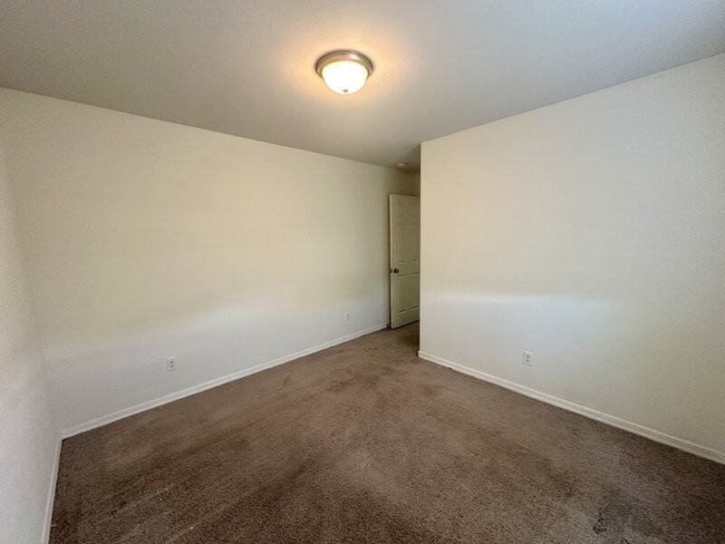 226 W Watson Ct - Photo 5 of 15