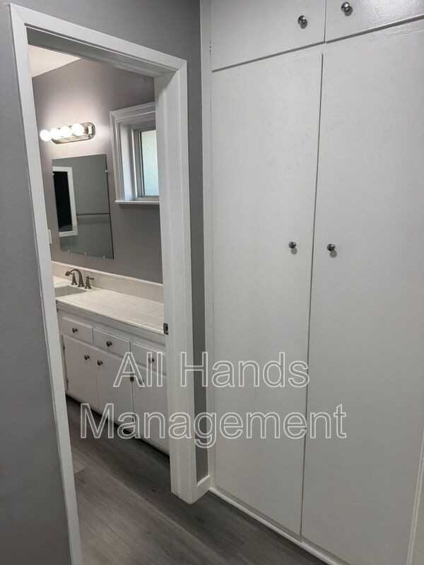 231 Loma Ave #12 - Photo 7 of 10