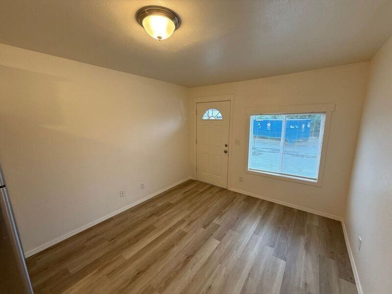 3357 Portland Rd Ne #5 - Photo 3 of 15