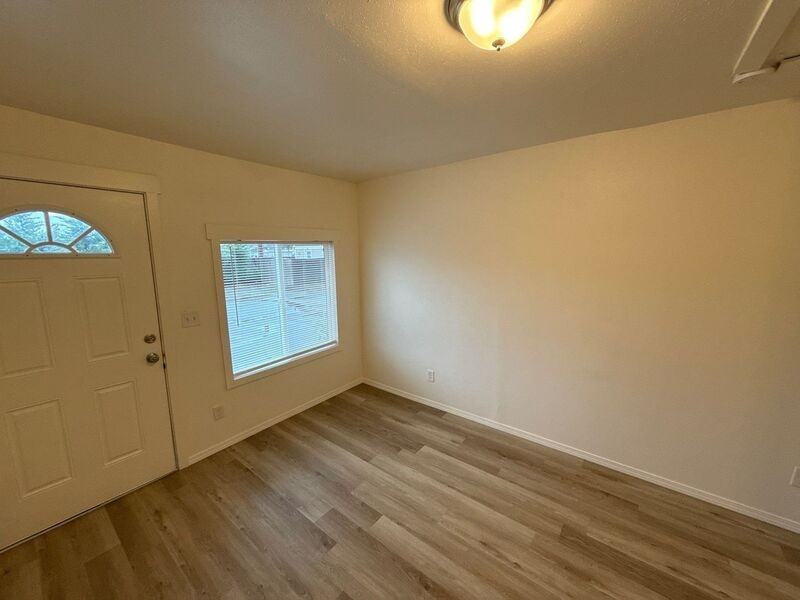 3357 Portland Rd Ne #5 - Photo 6 of 15