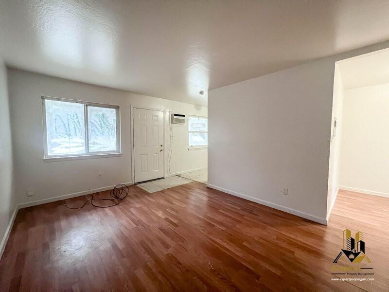 2319 Empress St #3 - Photo 5 of 12