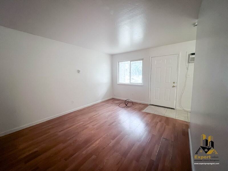 2319 Empress St #3 - Photo 6 of 12