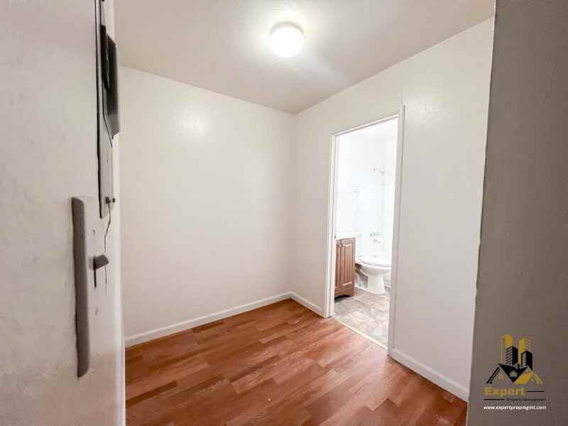 2319 Empress St #3 - Photo 7 of 12