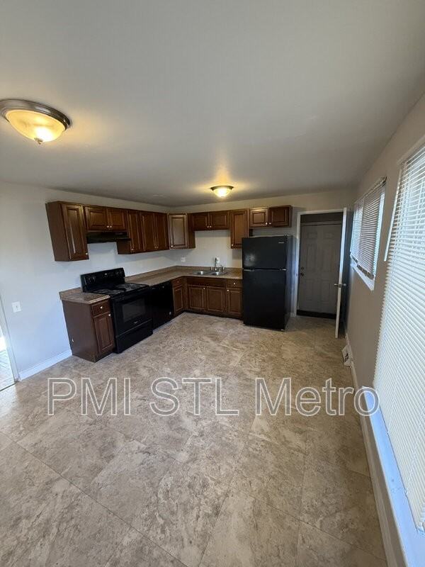 1729 Keelen Drive - Photo 3 of 9