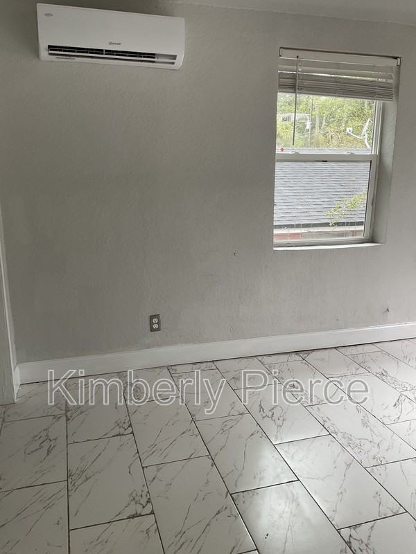 1356 West 24th Street #1 - Photo 5 of 19