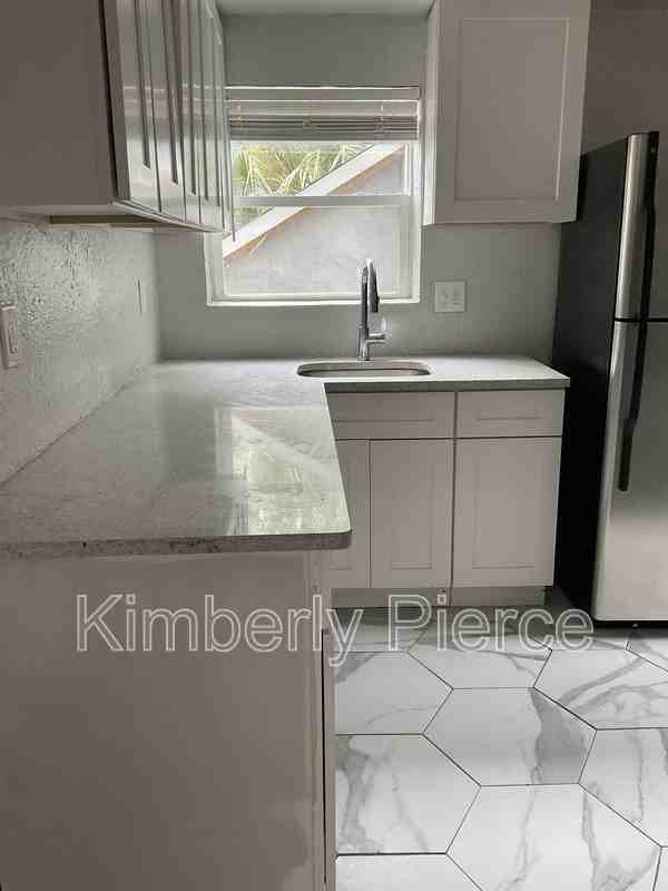 1356 West 24th Street #1 - Photo 6 of 19