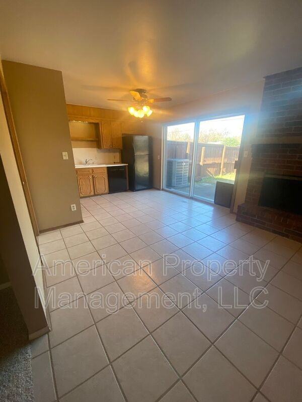 2111 South Birmingham Court - Photo 3 of 23