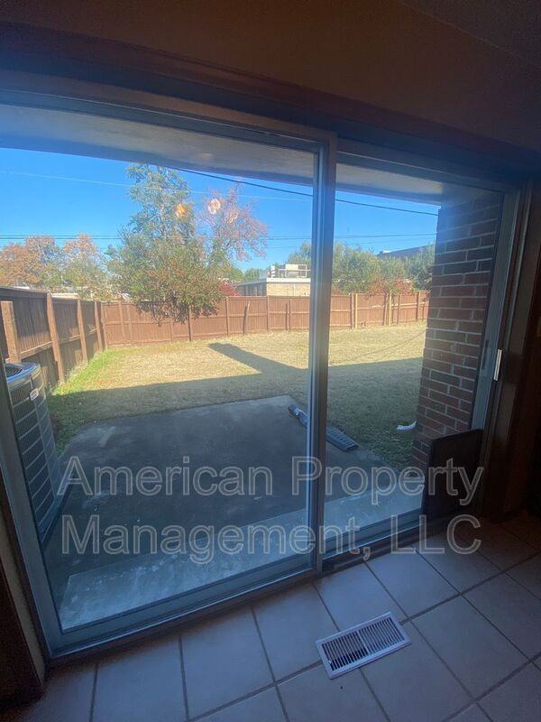 2111 South Birmingham Court - Photo 5 of 23