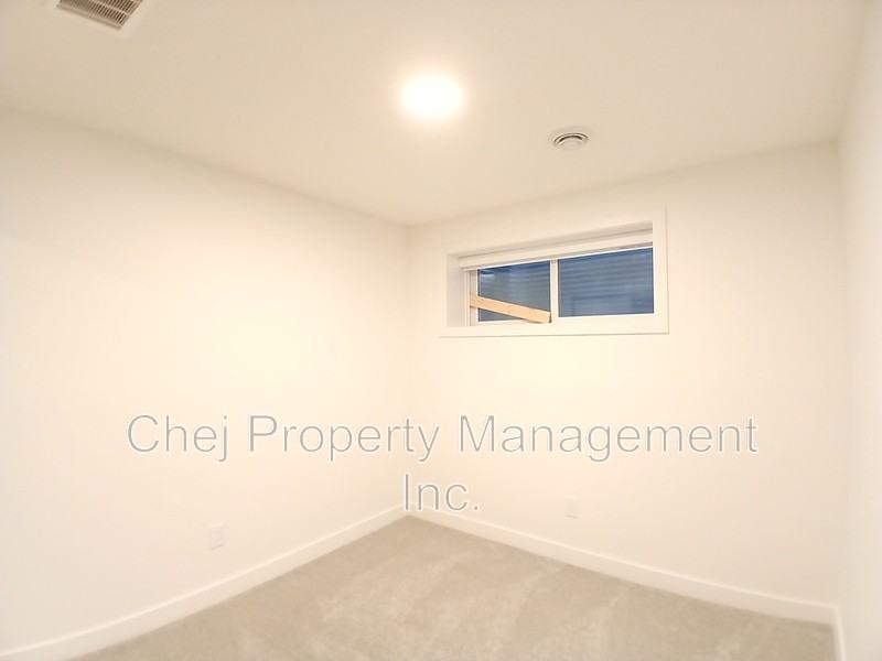 5098 River Road - Photo 5 of 13