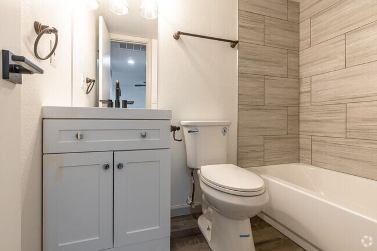 Nuvo Newport - Photo 6 of 6